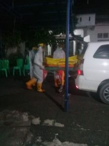 Salah seorang warga RT05 RW02 Kelurahan Kampung Rempak Kecamatan Siak, Kabupaten Siak Riau meninggal secara mendadak dalam penanganan di IGD RSUD Siak (foto/Lin)