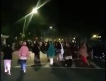 Tangkapan layar saat jokowi bagi bagi sembako beberapa waktu lalu