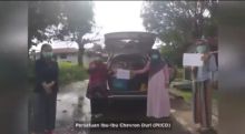 Ibu-ibu Chevron melakukan aksi sosial bantu warga terdampak corona