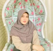 Via Vallen unggah foto memakai hijab lebar (foto/int)