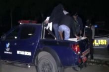 NR seorang TKI dari Malaysia dievakuasi karena warga menolak kedatangan pendatang yang diduga terjangkit virus corona (foto/int)