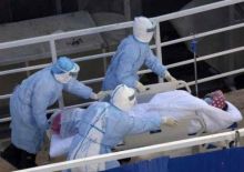 Inggris menghimbau tenaga kesehatan tidak pakai APD jubah medis (foto/int)