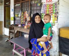 Jurainah dan cucunya