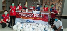 Tionghoa Peduli Covid-19 serahkan bantuan untuk wartawa. Kepada PWI Riau