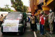 Walikota Firdaus melepas distribusi bantuan covid-19 