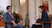 Najwa Shibab saat memandu jalannya wawancara dengan Presiden Jokowi. Foto: int 