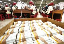 ilustrasi pekerja pabrik rokok/foto:jawapos