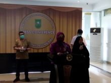 Kepala Dinas Kesehatan Provinsi Riau menyebutkan bahwa pekan depan pihaknya akan mendistribusikan lagi Alat Pelindung Diri (APD) ke Rumah Sakit dan pihak kesehatan di daerah (foto/Wira)