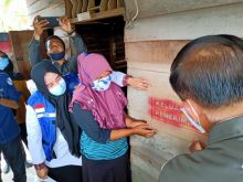 Cegah Tumpang Tindih Data, Pemko Pekanbaru Mulai Beri Tanda Pada Rumah Keluarga Penerima Bansos