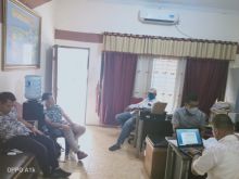 seorang wartawan di Kabupaten Pelalawan Riau melapor ke polisi atas kejadian dugaan pengancaman dan intimidasi (foto/Ardi)