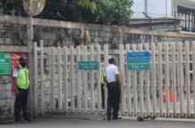 Salah satu pabrik rokok Sampoerna yang ditutup sementara karena wabah Corona. Foto: int