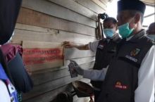 Anggota DPR RI Abdul Wahid mengecam upaya Wali Kota Pekanbaru, Firdaus dan jajarannya yang melakukan pengecatan rumah warga yang menerima bantuan sosial (foto/int)