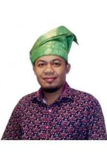 Dodi Irawan, Anggota DPRD Indragiri Hulu yang video puisinya viral beberapa waktu yang lalu kembali menekankan akan perhatian pemerintah untuk segera memperbaiki jalan Dwi Marta di Baturijal Hilir Kecamatan Peranap menuju Kecamatan Batang Peranap (foto/Wira)