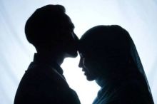 Suami Mencium Bibir Istri, Puasanya Batal? (Foto/int)