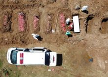 Warga Desa di Indonesia Ini Terinfeksi Covid-19 Setelah Membuka Peti Mati Saat Upacara Penguburan