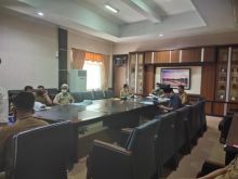 Vidcon Sekda Bersama Gubri, Kesiapan Pemerintah Stok Kebutuhan Pokok Hadapi Idul Fitri Saat Pandemi Covid-19 (foto/Zar)