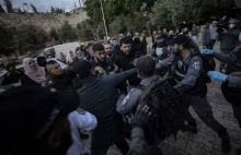 Israel Pukul Jamaah Shalat Idul Fitri 2020 di Gaza Palestina, Netizen: Terlaknat Kalian Zionis (foto/int)