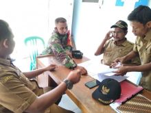 Antisipasi Penyebaran Covid, Babinsa Lalukan Pendataan ODP di Desa Gunung Malelo