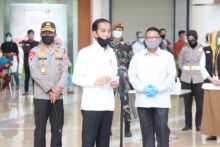 Presiden Joko Widodo saat memimpin pembukaan mal di Bekasi. (Foto: Twitter Summeracon  Mall Bekasi)