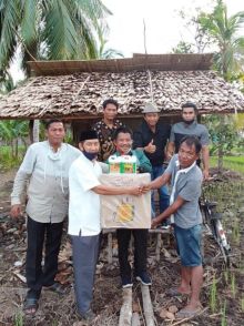 STII Inhil Serahkan Alat Pertanian dan Pupuk Kepada Poktan Tanjung Jaya (foto/ist)