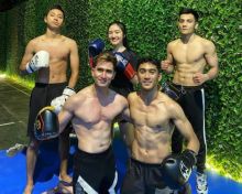 Verrel Unggah Foto Bareng Teman Pamer Perut Roti Sobek, Febby: Pakai Baju Nanti Masuk Angin (foto/int)