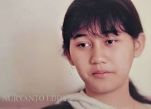 Nike Ardilla lady rocker Indonesia pakai rambut poni (foto/int)