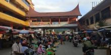 Pasar Raya Padang /foto :okezone