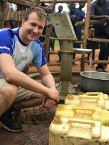 Kisah Inspirasi Seorang Bocah Berumur 6 Tahun Dari Kanada yang Berhasil Bangun Ribuan Sumur Air Bersih di Afrika, Ternyata Ini Caranya...