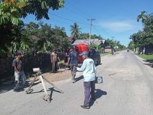 Jalan Poros Kabupaten di Teratak Air Hitam ke Pangean Menjadi Perhatian Wabup Halim (foto/ist)