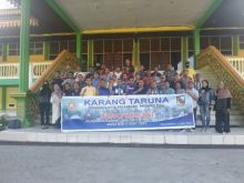 Momen foto bersama Pengurus Karang taruna