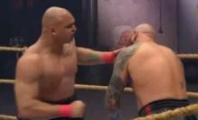 Krystian Kuzma (kiri) sukses membuat lawannya tersungkur. Foto: int