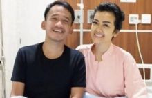 Ruben menemani Jupe saat masih dirawat di rumah sakit. Foto: int