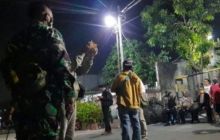 Suasana penggerebekan di sekitar markas kelompok John Kei. Foto: int 