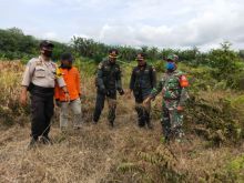 Cegah Karhutla, Babinsa Bersama Bhabinkamtibmas dan Manggala Agni Gelar Patroli Gabungan