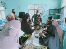 Babinsa Koramil 06/SH Dampingi Penyaluran BLT DD Desa Teratak Buluh