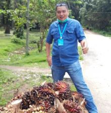 Kabid Pengolahan dan Pemasaran Dinas Perkebunan Riau, Defris Hatmaja