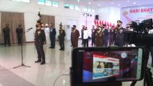 Kapolda Riau Irjen Pol Agung Imam Setya Effendi bersama Forkompinda Riau mengikuti upacara HUT Bhayangkara secara virtual di Gedung Bhayangkara Brimob Polda Riau, Rabu, 1 Juli 2020 pagi. (Foto. Amri)