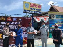 Lahir 1 Juli Dapat SIM Gratis Dari Polres Siak (foto/ist)