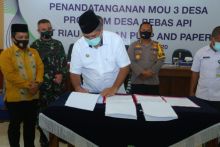 Cegah Karhutla di Siak, RAPP dan 3 desa di Kabupaten Siak lakukan MoU (foto/int)