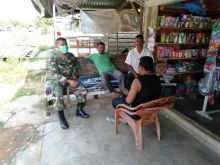 Prajurit Koramil 12/XIII Koto Kampar Sosialisasikan Protokol Kesehatan