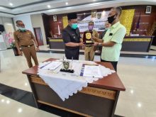 Rektor UIR dan Bupati Kampar Saksikan Pascasarjana Teken MoA dengan Sekda