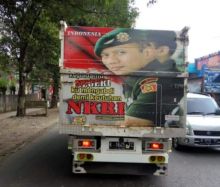 Wajahnya Dipajang di Belakang Bak Truk, Respon Ketum Demokrat AHY Tak Terduga (foto/int)