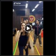 Video Hana Hanifa Asyik Bergoyang dengan Tiga Pria 