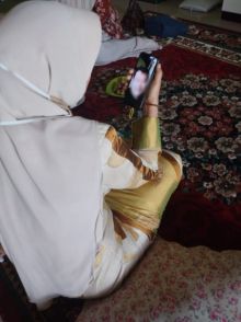 Rasidah Beri support pasien Positif Covid-19 Melalui Video Call (foto/ist)