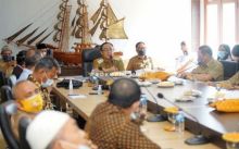 Bupati HM Wardan Bahas Operasional Pelabuhan Parit 21 dengan Perusahaan Cargo (foto/int)