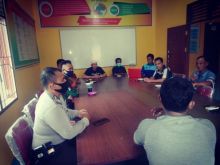 Babinsa Koramil 14/Kepenuhan Komsos Dengan Koperasi Sawit Suka Damai Bahas Keamanan