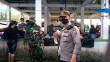 Koramil 11/Tambusai Bersinergi dengan Polsek Tambusai Lakukan Pengawasan dan Pendisiplinan Protokol Kesehatan