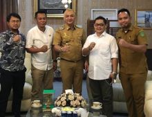 Wakil Wali Kota Palu, Sigit Purnomo Syamsuddin Said atau Pasha 'Ungu' yang mewarnai rambutnya