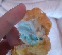 Mengerikan, Gadis 6 Tahun Tersedak Dan hampir Mati Setelah Masker Wajah Ditemukan Di Dalam Nugget Ayam di McDonald's