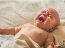 10 Alasan Kenapa Bayi Suka Menangis